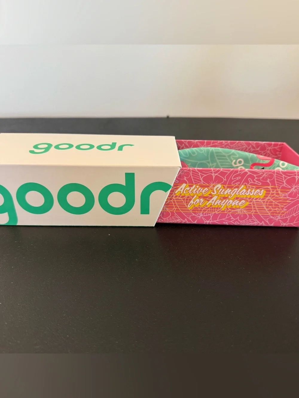 NWT Goodr sunglasses BOLT G - tentacle tag champion